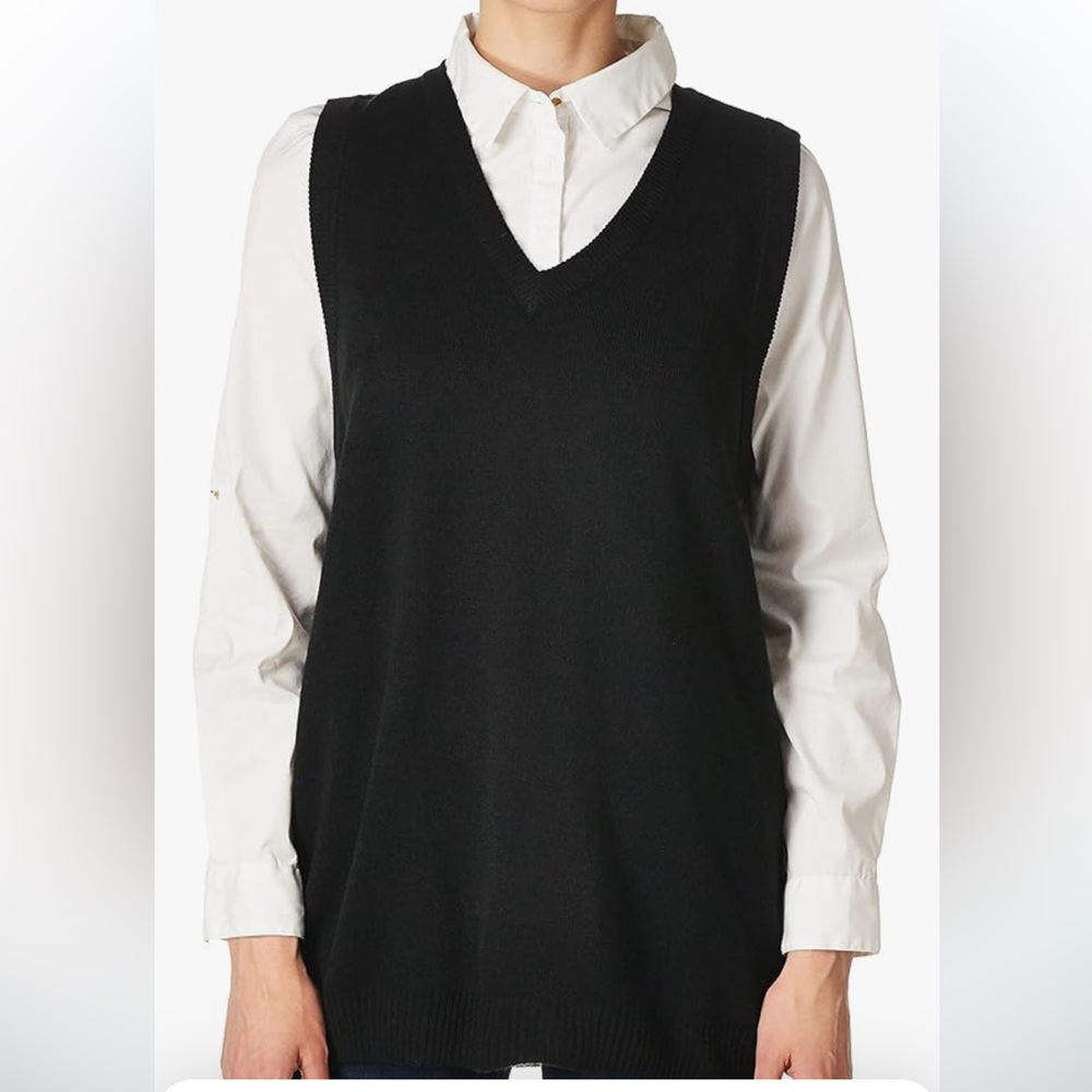 NWT Classroom Classic Black Sweater Vest size Medium